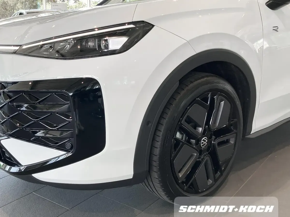 Gebraucht VW T-Roc R-line 150 PS (110 kW) 2026 Pure white (weiß) SUV