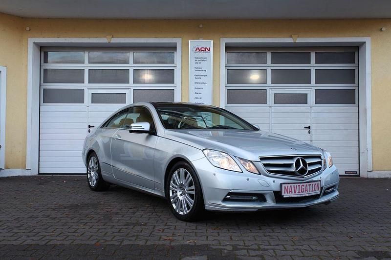 Gebraucht Mercedes E200 184 PS (135 kW) 2013 Silber