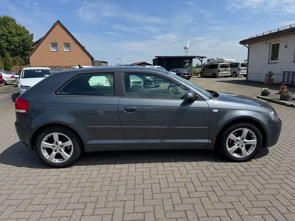 Gebraucht Audi A3 Attraction 116 PS (85 kW) 2008 Grau Kleinwagen