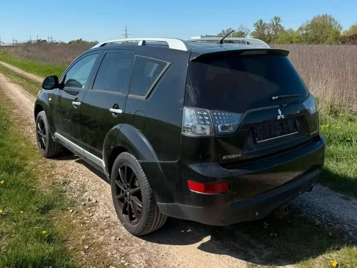 Gebraucht Mitsubishi Outlander Invite 170 PS (125 kW) 2008 Schwarz SUV