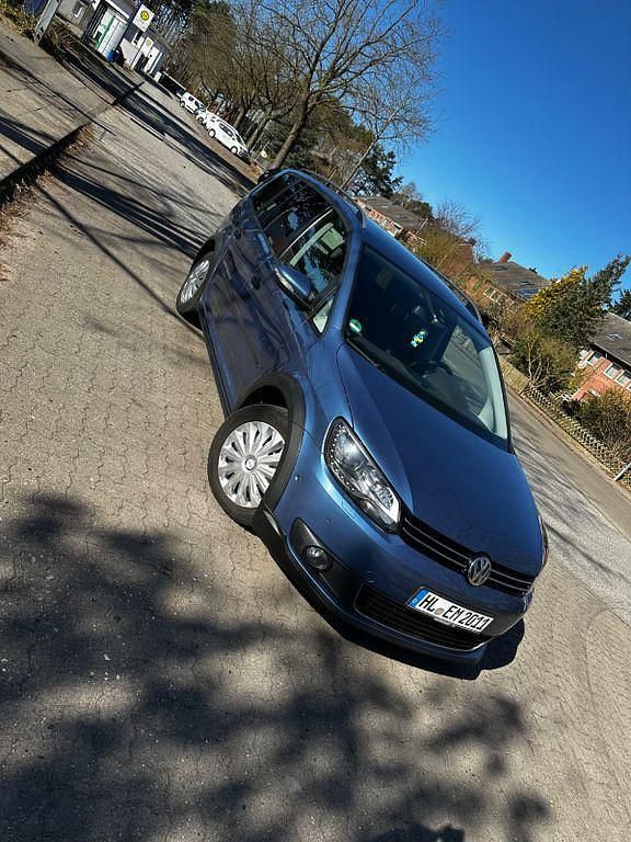 Blau Gebraucht 2011 VW Touran Highline Van / Kleinbus | 6.600 € (Superpreis) - Bild 1/4