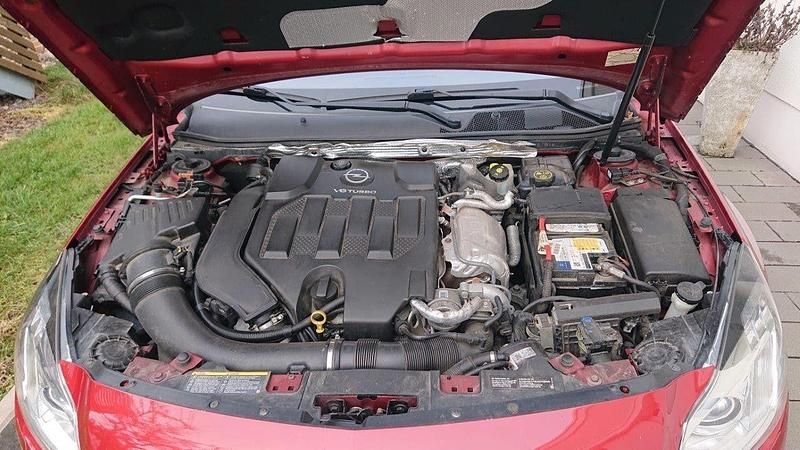 Gebraucht Opel Insignia 260 PS (191 kW) 2009 Rot Kombi