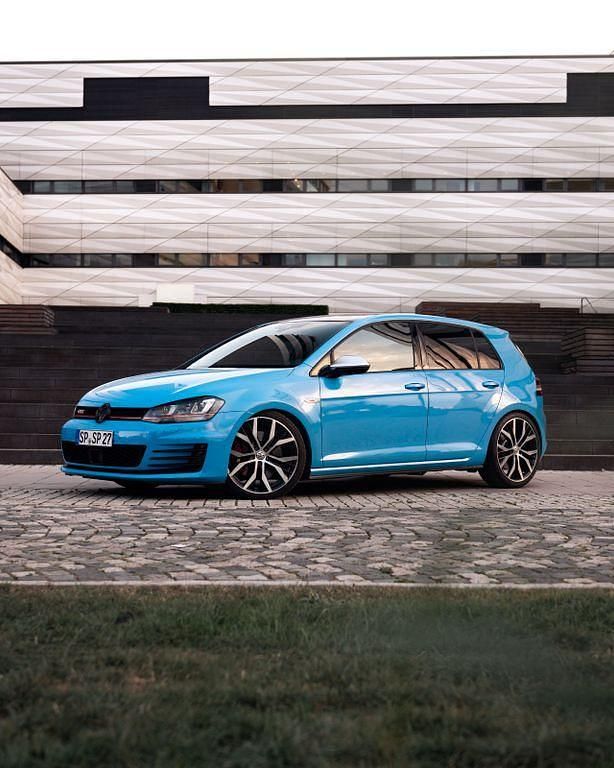 Blau Gebraucht 2017 VW Golf VII GTI Limousine | 19.000 € (Guter Preis) - Bild 1/4