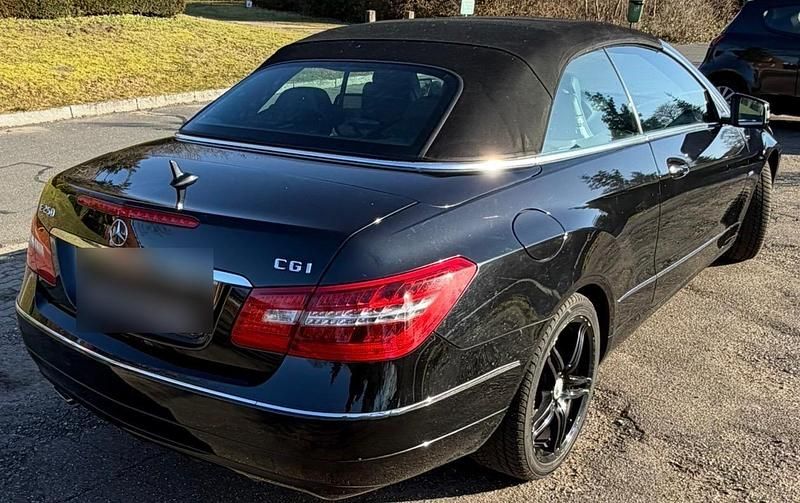 Gebraucht Mercedes E250 204 PS (150 kW) 2010 Schwarz Cabrio