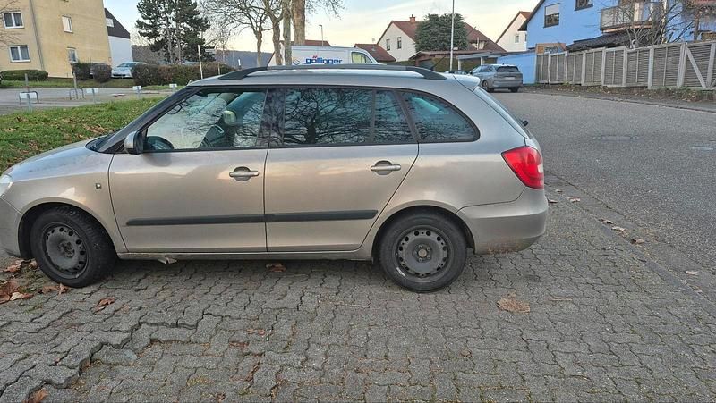 Beige Gebraucht 2008 Skoda Fabia Kombi | 850 € (Superpreis) - Bild 1/4