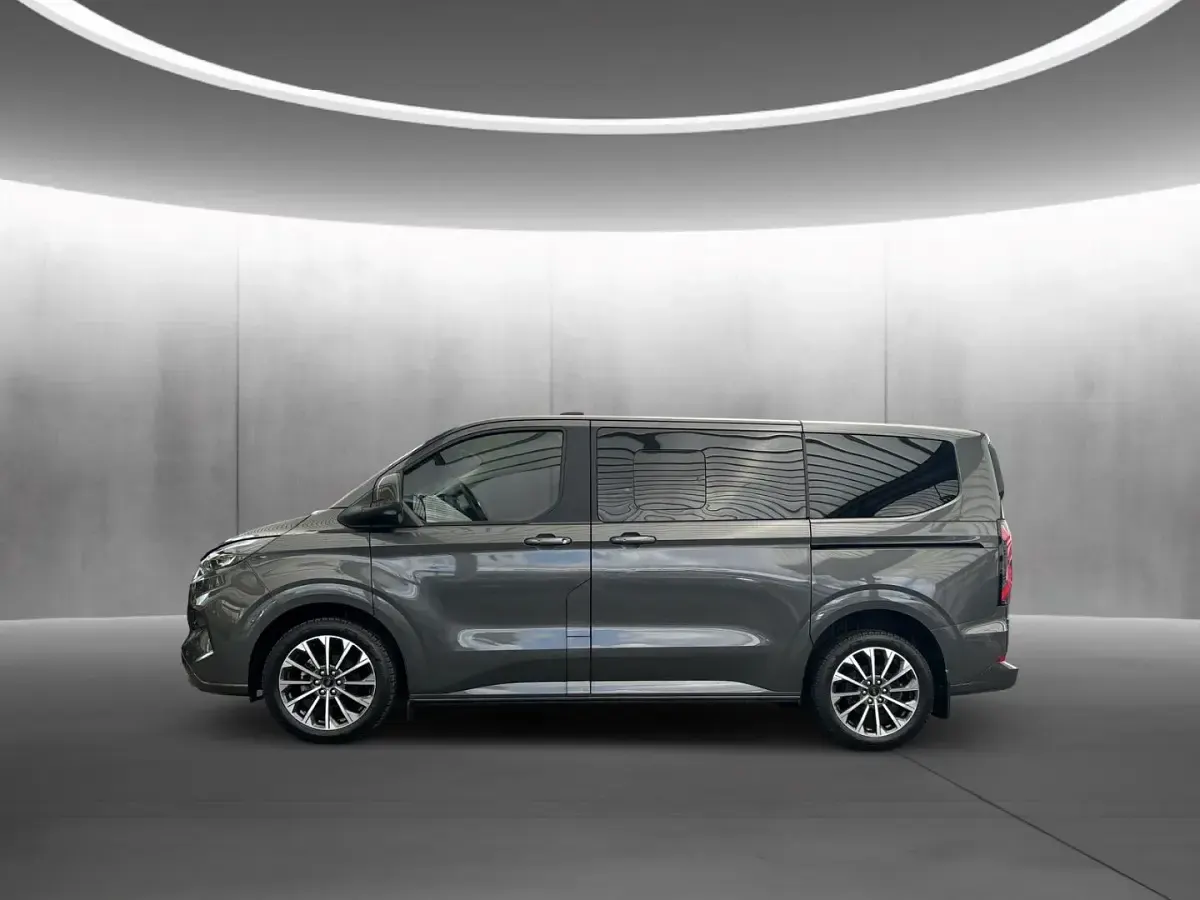 Gebraucht Ford Tourneo Custom Titanium X 170 PS (125 kW) 2025 Magneticgrau (metallic) Van