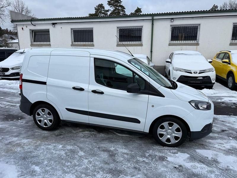 Gebraucht Ford Transit Trend 101 PS (74 kW) 2019 Weiß Van / Kleinbus