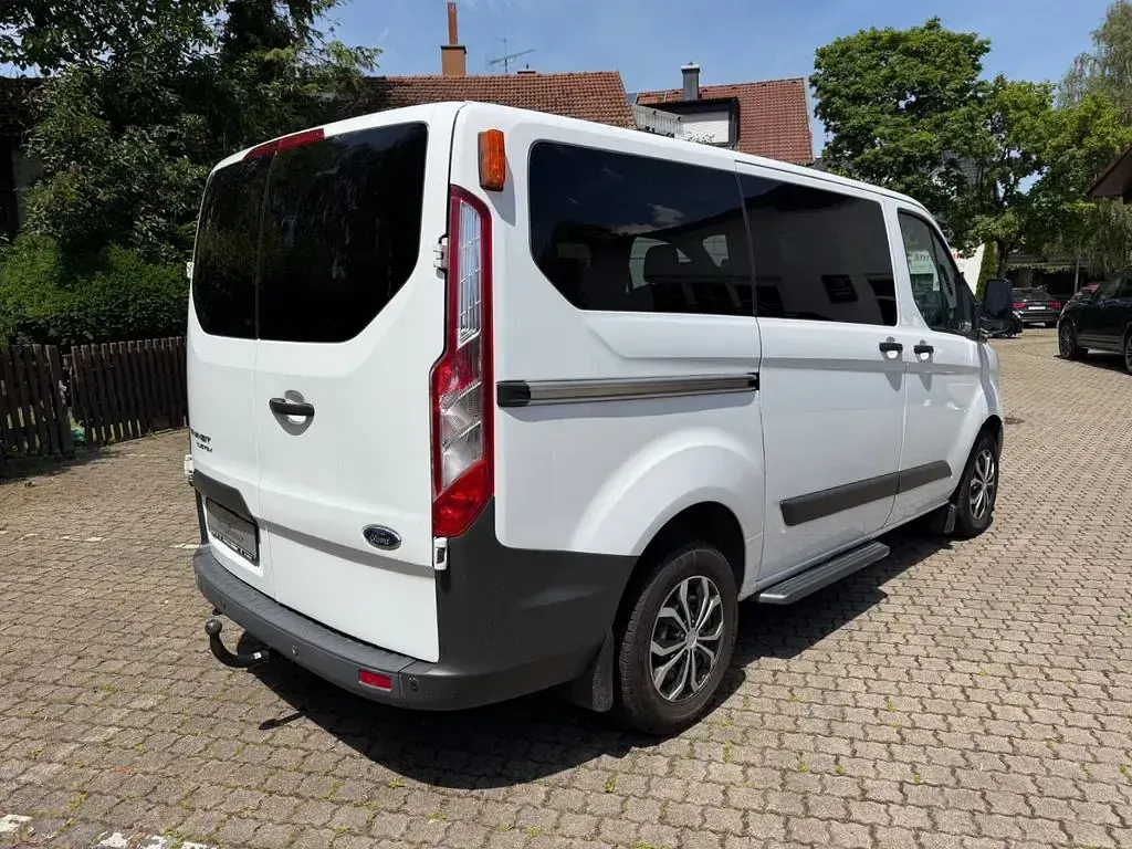 Gebraucht Ford Transit Custom 105 PS (77 kW) 2017 Weiß Van / Kleinbus
