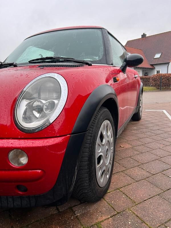 Gebraucht Mini Cooper 90 PS (66 kW) 2001 Rot Kleinwagen