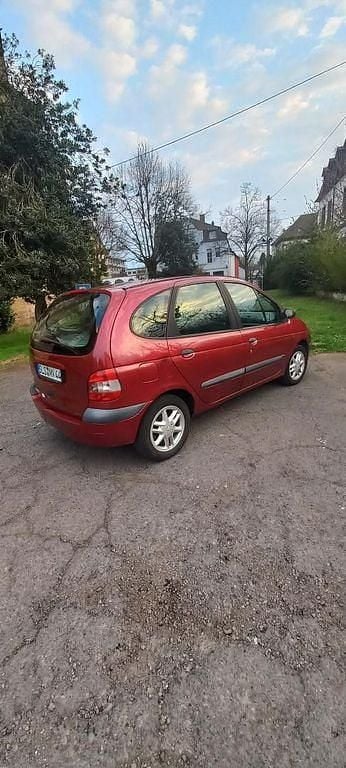 Gebraucht Renault Scénic 139 PS (102 kW) 2000 Rot Van / Kleinbus