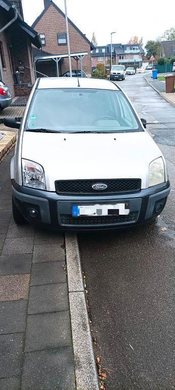 Silber Gebraucht 2004 Ford Fusion Viva X Limousine | 800 € (Superpreis) - Bild 1/4