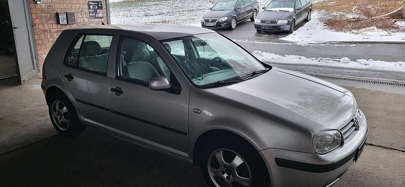 Gebraucht VW Golf IV 105 PS (77 kW) 2002 Silber Limousine