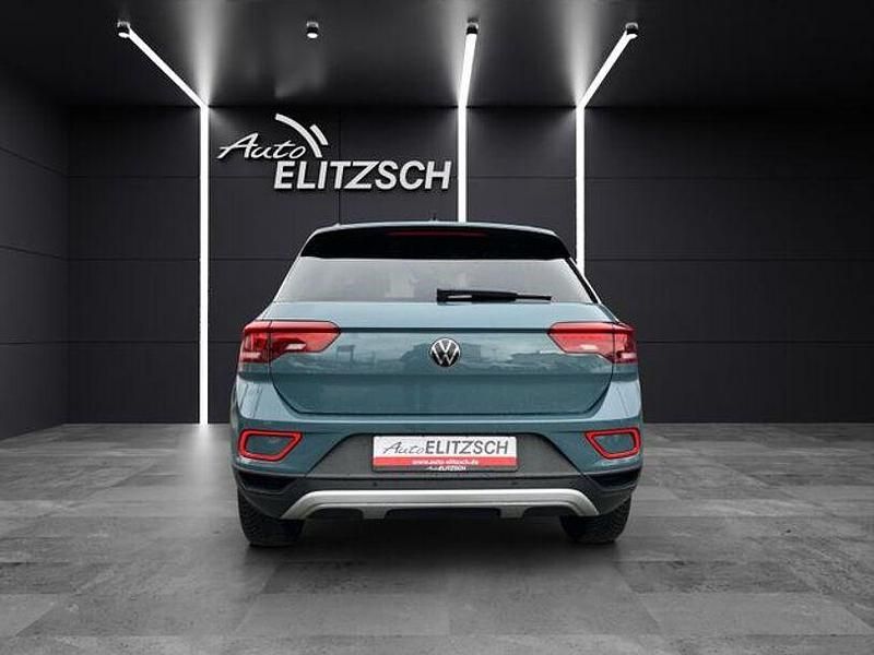 Gebraucht VW T-Roc Move 110 PS (80 kW) 2023 Petroleum blue metallic SUV