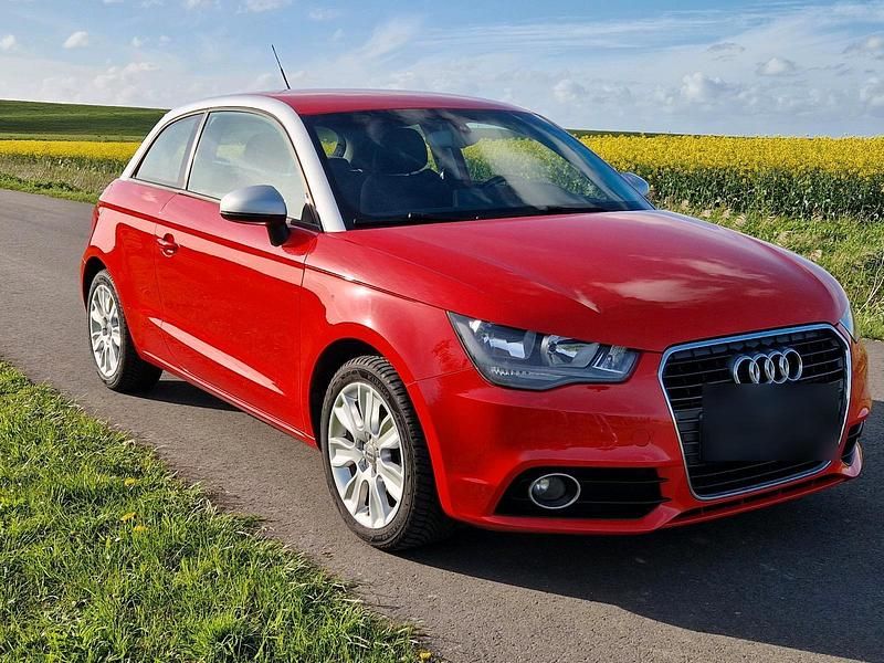 Rot Gebraucht 2010 Audi A1 Ambition Kleinwagen | 6.599 € (Fairer Preis) - Bild 1/4