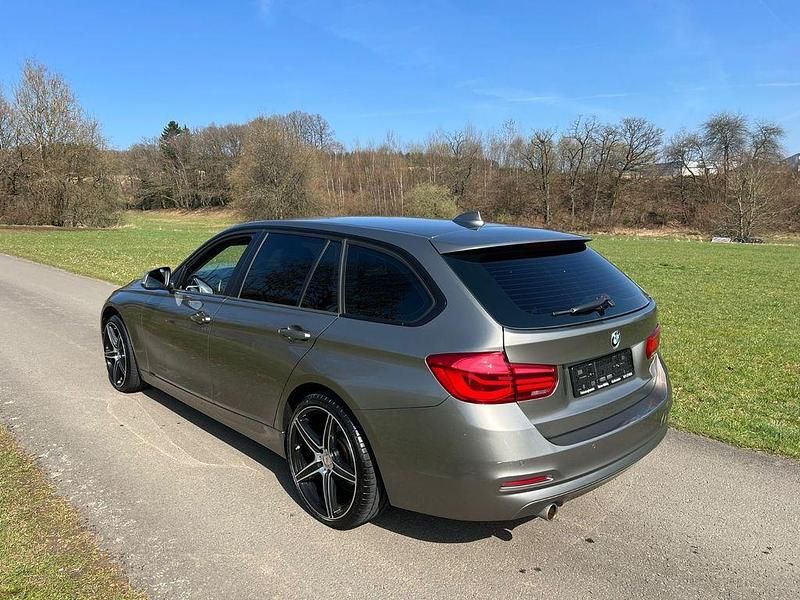 Gebraucht BMW 318 Advantage 150 PS (110 kW) 2016 Braun Kombi