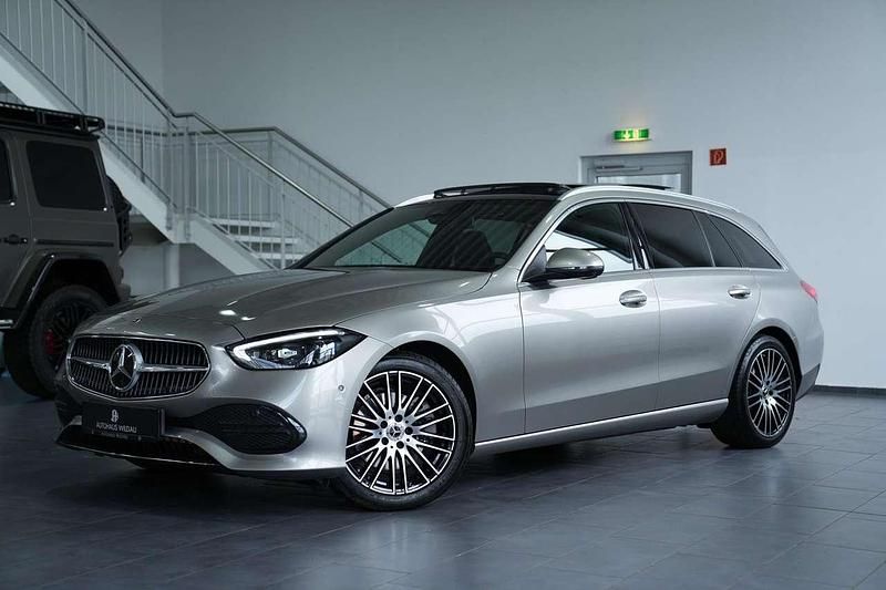 Mojavesilber lack Gebraucht 2024 Mercedes C200 Avantgarde Kombi | 37.990 € (Fairer Preis) - Bild 1/4