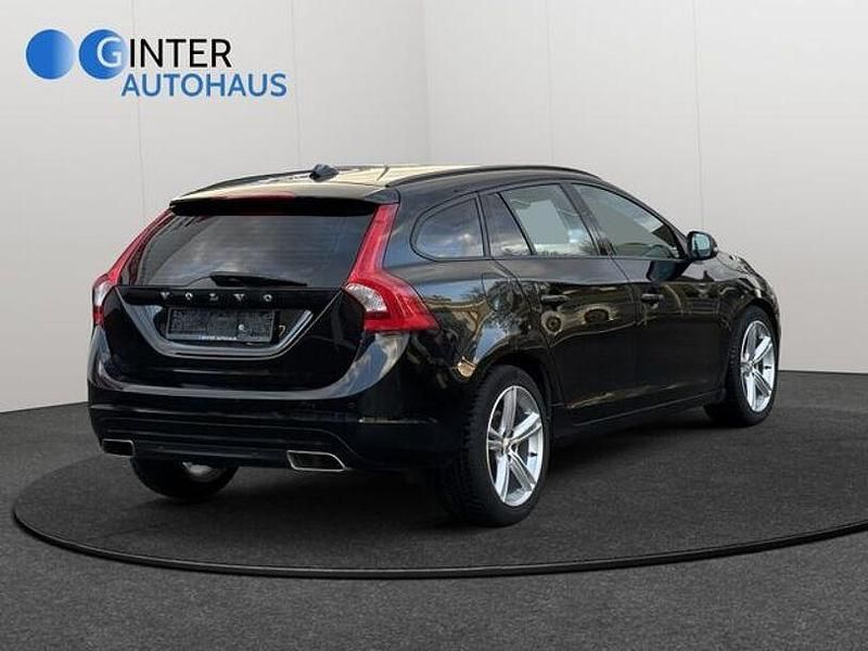 Gebraucht Volvo V60 Business Edition 190 PS (139 kW) 2016 Schwarz Kombi