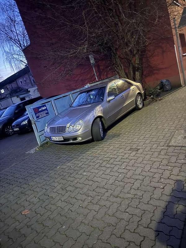 Gebraucht Mercedes E220 Elegance 150 PS (110 kW) 2004 Limousine
