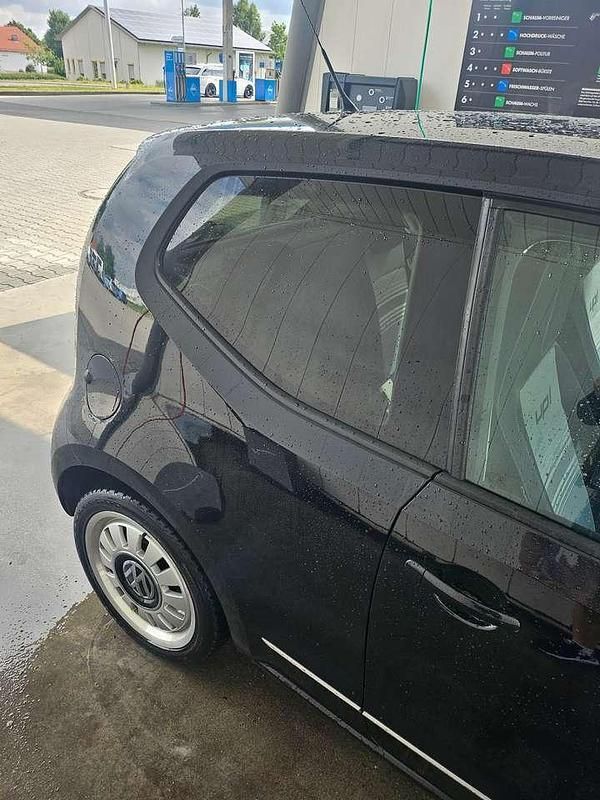 Schwarz Gebraucht 2011 VW up! Kleinwagen | 3.850 € (Fairer Preis) - Bild 1/4
