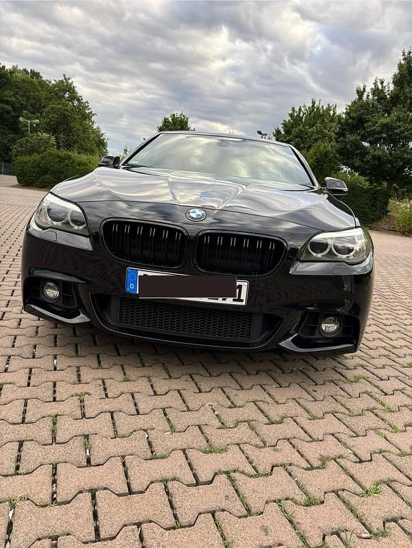 Schwarz Gebraucht 2014 BMW 530 Comfort Edition Kombi | 15.900 € (Teuer) - Bild 1/4
