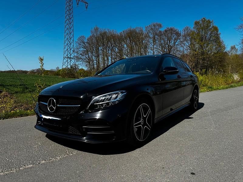 Gebraucht Mercedes C300e 306 PS (225 kW) 2020 Schwarz Kombi