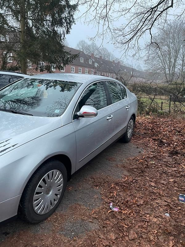 Gebraucht VW Passat 105 PS (77 kW) 2008 Silber Limousine