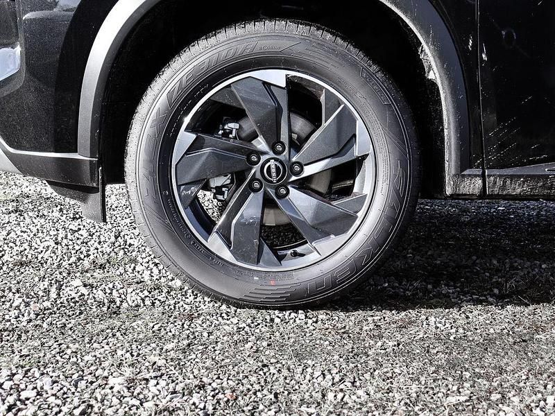 Neu Nissan X-Trail N-Connecta 163 PS (119 kW) 2026 P) (schwarz SUV