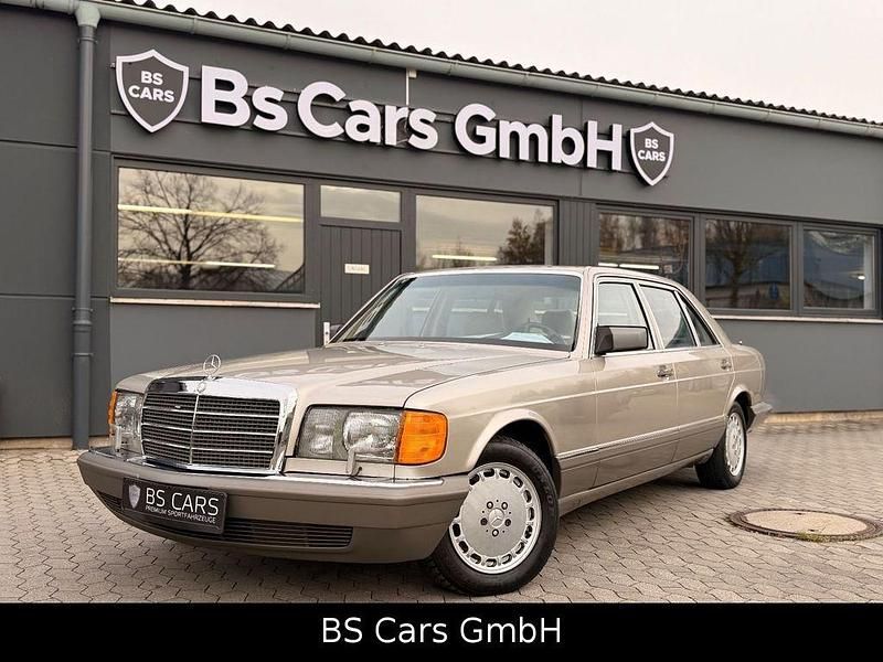 Silber Gebraucht 1990 Mercedes 300 Limousine | 16.900 € - Bild 1/4