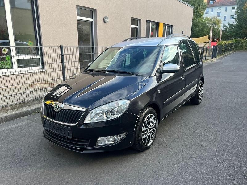 Schwarz Gebraucht 2010 Skoda Roomster Active Kombi | 2.700 € - Bild 1/4
