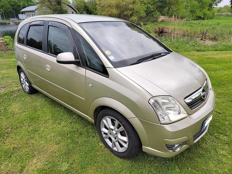 Gold Gebraucht 2007 Opel Meriva Van / Kleinbus | 3.500 € - Bild 1/4