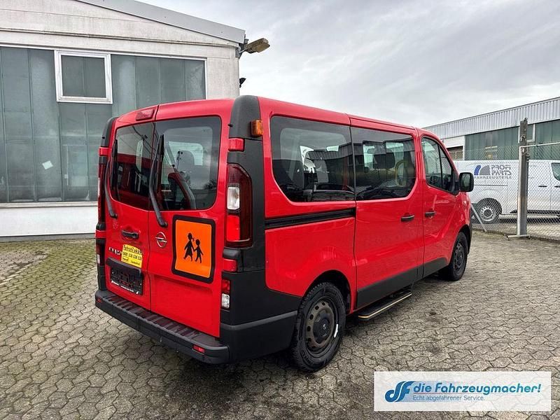 Gebraucht Opel Vivaro 90 PS (66 kW) 2015 Rot Van / Kleinbus