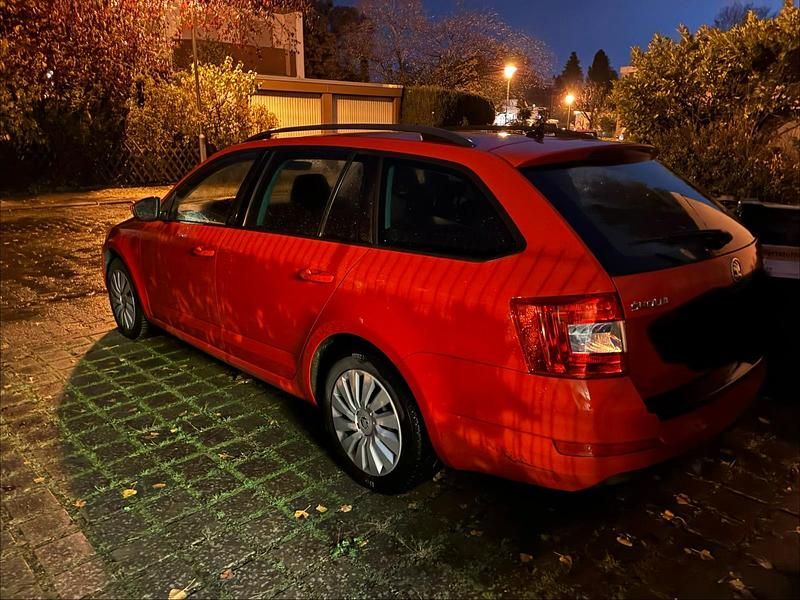 Rot Gebraucht 2016 Skoda Octavia Ambition Kombi | 10.200 € (Fairer Preis) - Bild 1/4