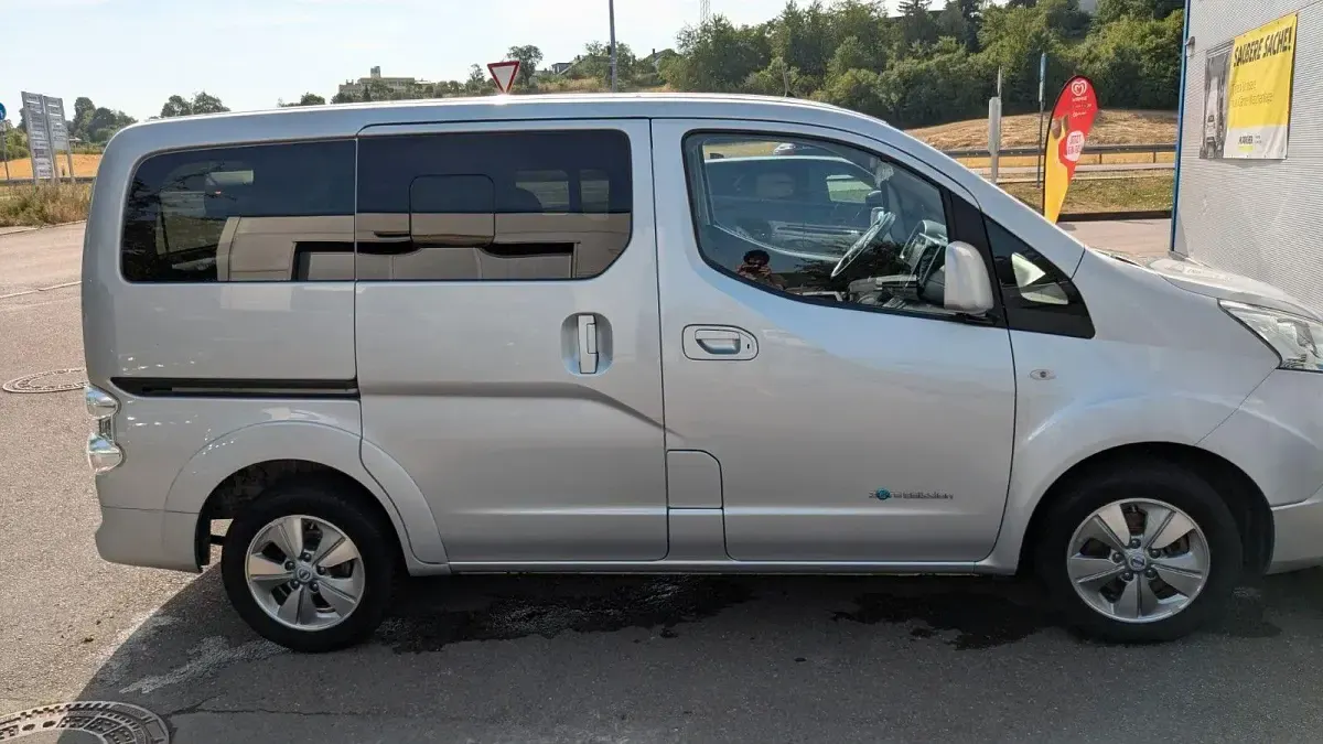 Gebraucht Nissan e-NV200 Tekna 80 kW (109 PS) 2017 Silber Van / Kleinbus