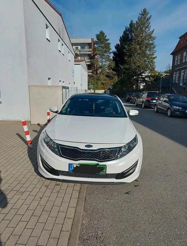 Weiß Gebraucht 2012 Kia Optima Limousine | 10.700 € (Fairer Preis) - Bild 1/4