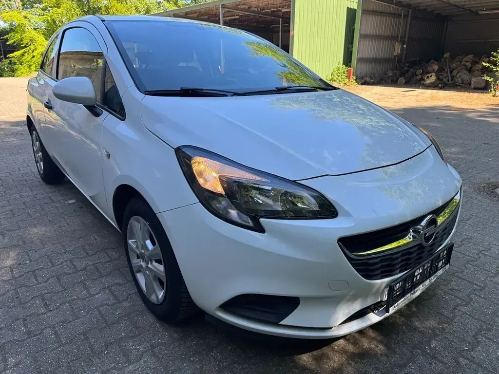 Używany Opel Corsa Selection 69 KM (50 kW) 2016 Biały Hatchback