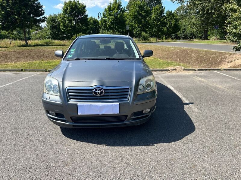 Grau Gebraucht 2004 Toyota Avensis Limousine | 2.600 € (Guter Preis) - Bild 1/4
