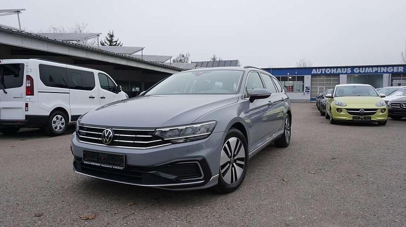 Grau Gebraucht 2022 VW Passat GTE Kombi | 24.980 € (Fairer Preis) - Bild 1/4