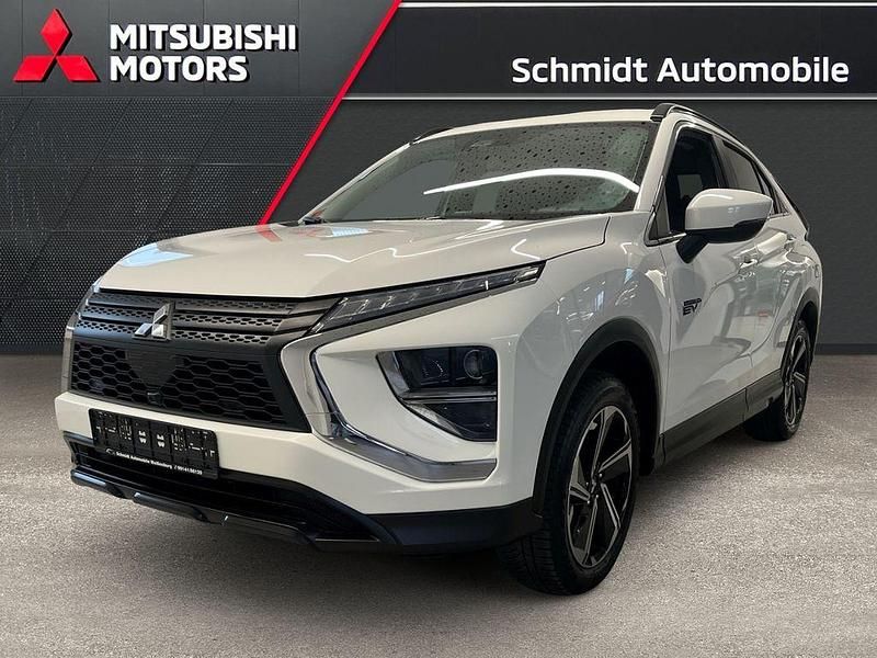 Weiss Gebraucht 2022 Mitsubishi Eclipse Cross Basis SUV | 18.970 € (Superpreis) - Bild 1/4