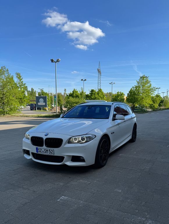 Weiß Gebraucht 2013 BMW 535 M Sport Kombi | 21.950 € (Teuer) - Bild 1/4