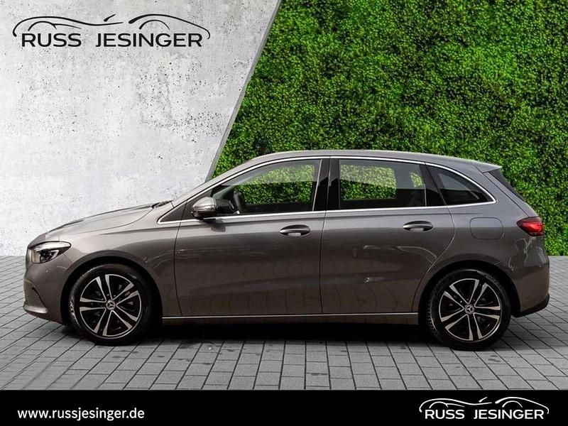 Gebraucht Mercedes B180 Progressive 136 PS (100 kW) 2024 Grau Van / Kleinbus