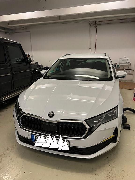 Weiß Neu 2025 Skoda Octavia Kombi | 29.800 € (Superpreis) - Bild 1/4