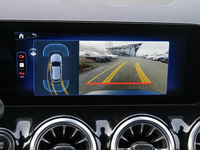 Gebraucht Mercedes EQA300 Progressive 123 kW (168 PS) 2024 Unilack polarweiß SUV