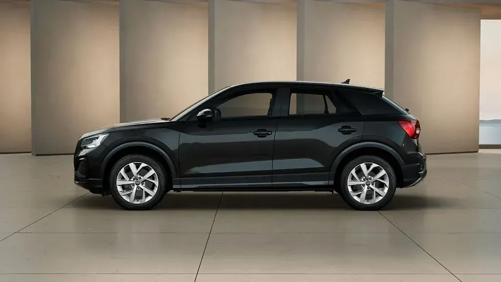 Gebraucht Audi Q2 Advanced Plus 150 PS (110 kW) 2025 Mythosschwarz metallic SUV