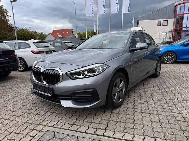 Gebraucht BMW 118 Advantage 136 PS (100 kW) 2023 Skyscraper grau (metallic) Kleinwagen