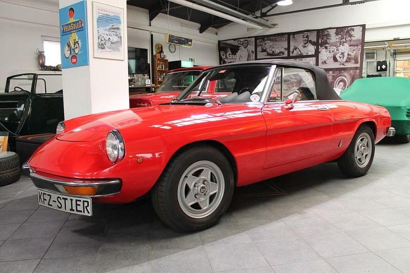 Gebraucht Alfa Romeo Spider Veloce 126 PS (92 kW) 1981 Rot Cabrio