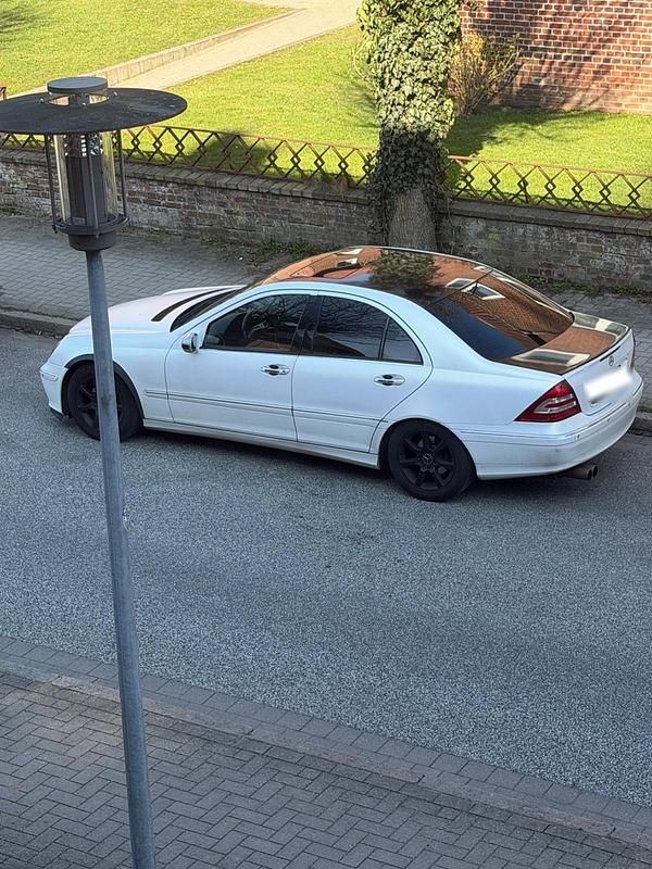 Gebraucht Mercedes C200 Elegance 163 PS (119 kW) 2007 Silber Limousine