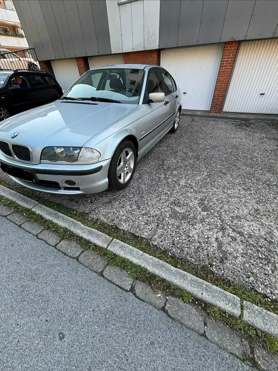 Gebraucht BMW 316 105 PS (77 kW) 2001 Silber Limousine