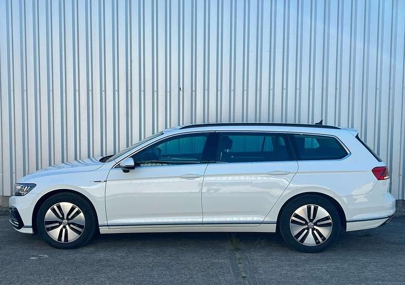 Gebraucht VW Passat GTE 156 PS (114 kW) 2020 Pure white Kombi