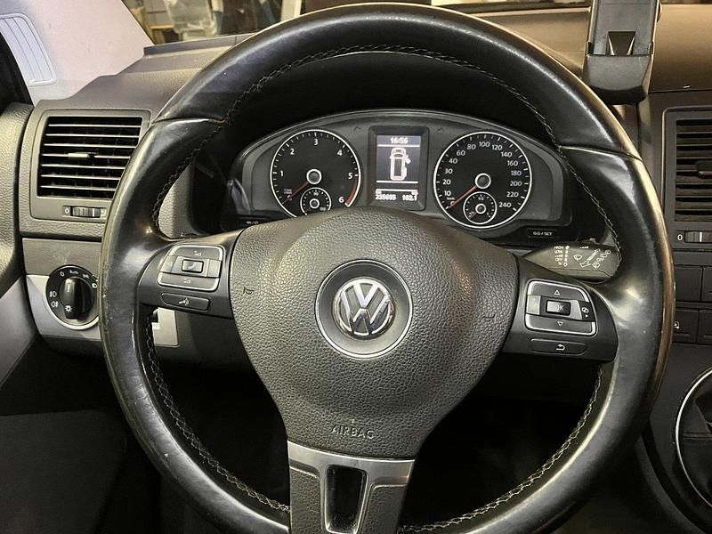 Gebraucht VW Multivan Comfortline 140 PS (102 kW) 2014 Schwarz Van