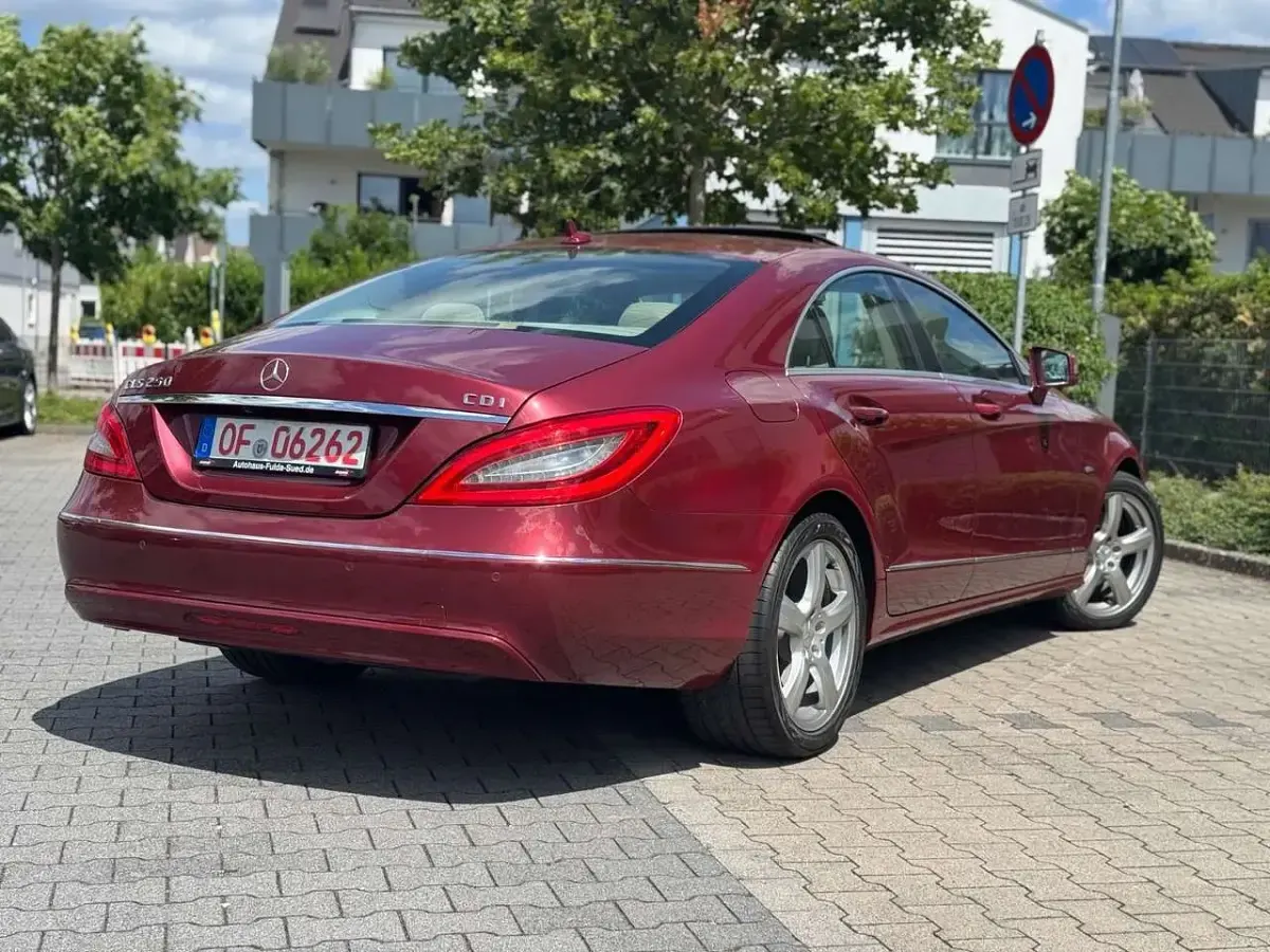 Gebraucht Mercedes CLS250 204 PS (150 kW) 2011 Rot Coupé